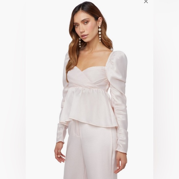 🌹NWT/JUST FAB BEAUTIFUL TOP - Picture 1 of 9